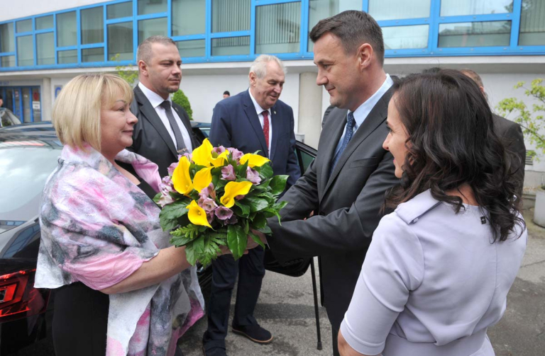 Prezident Miloš Zeman první den návštěvy mluvil s vedením kraje, zastupiteli a starosty, odpoledne navštívil Prysk